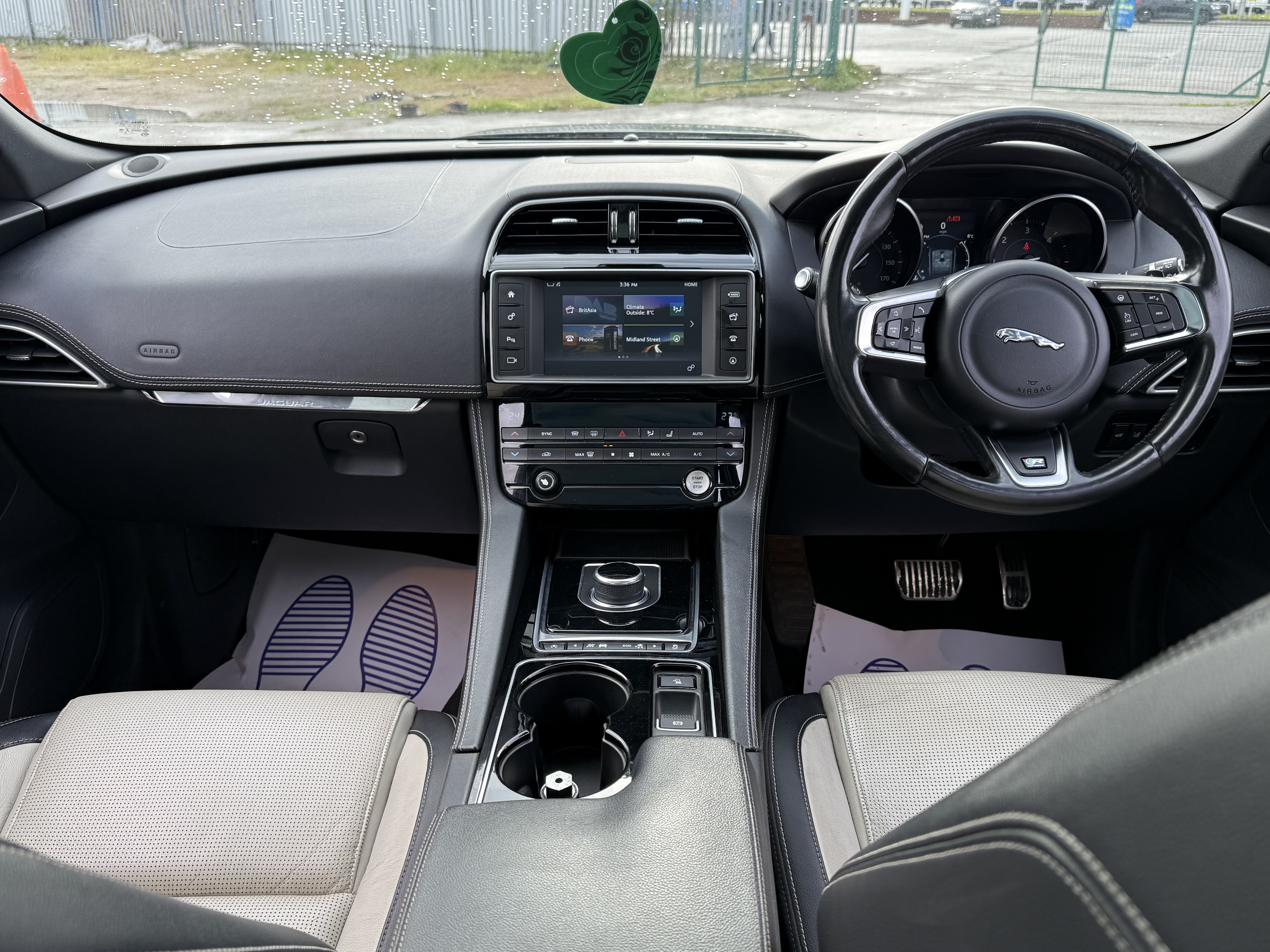 Jaguar F-pace